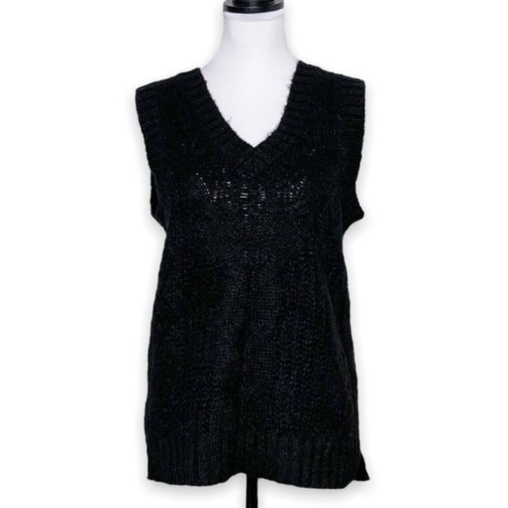 Black Knit Sleeveless Sweater Vest